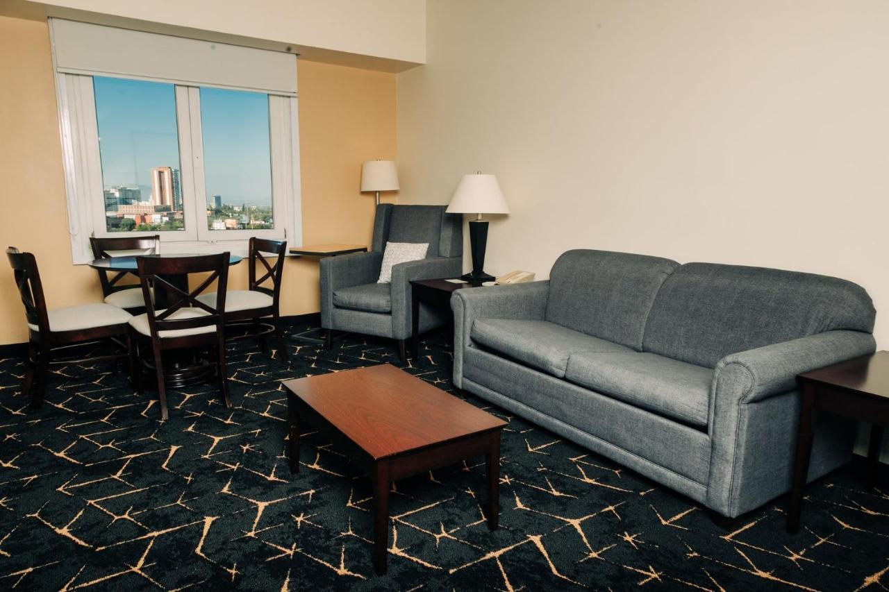 One-Bedroom King Suite,1371334289:JPEG